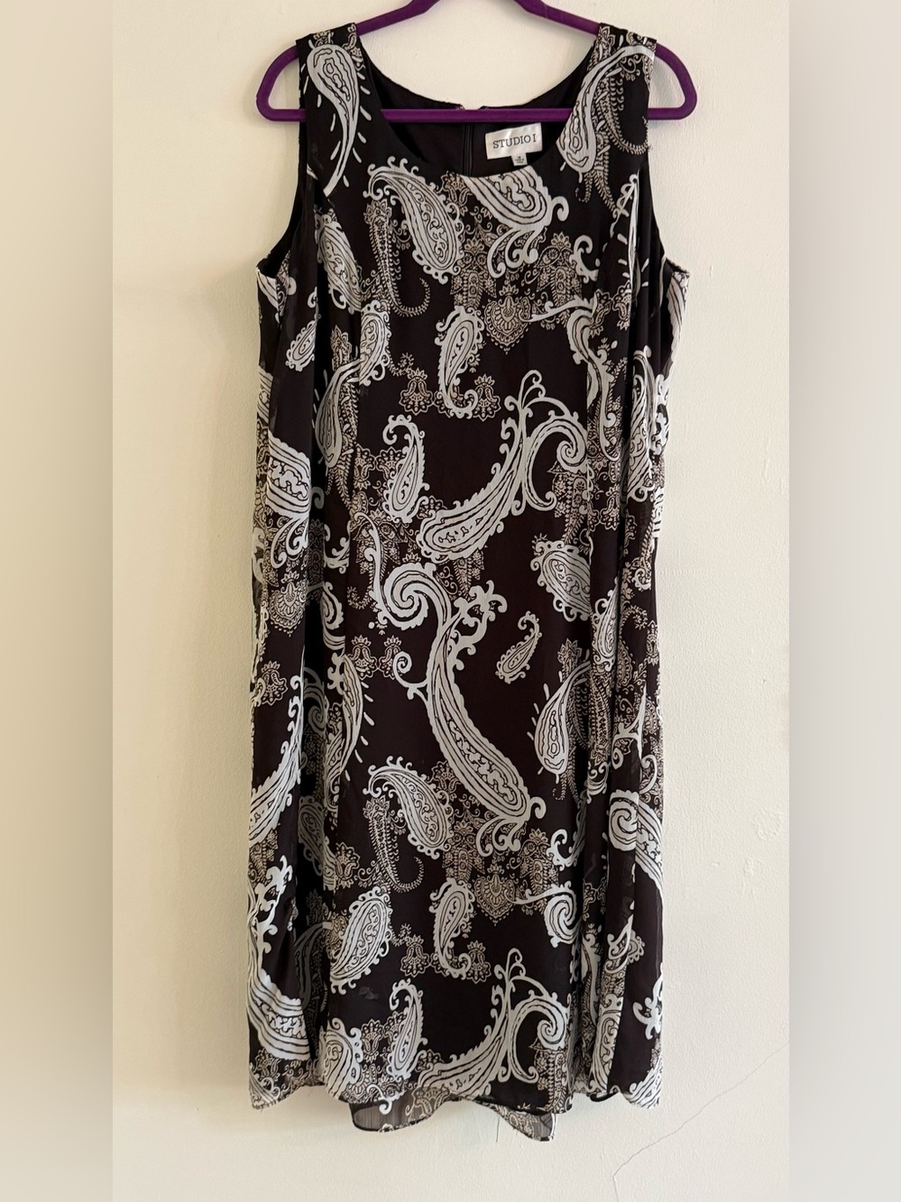 Studio I Dark Brown Dress Label Detail